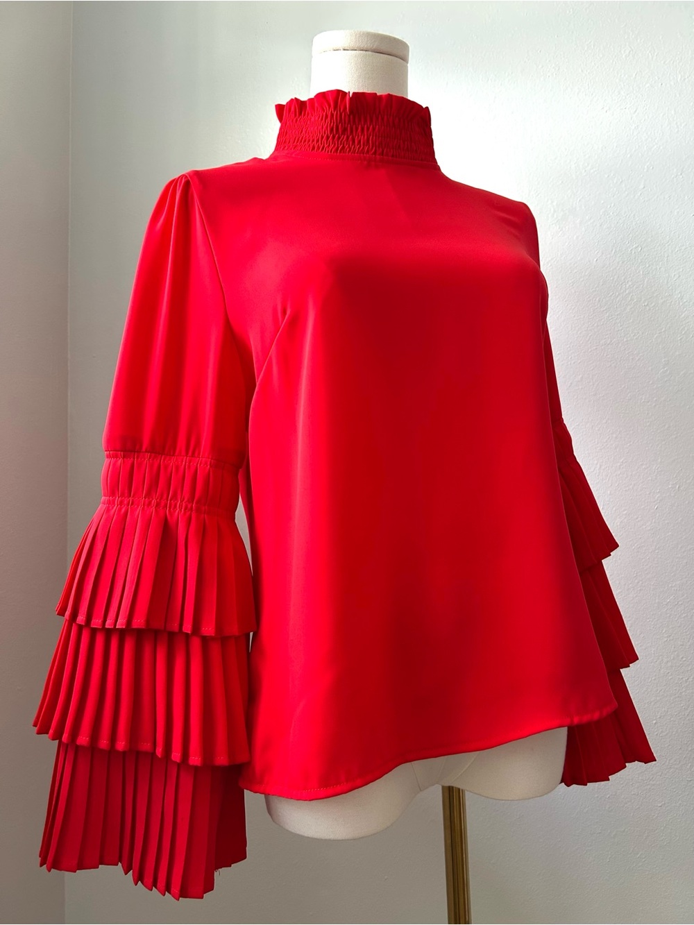 WHY Romantic Bohemian Red Dramatic Tiered Pleated Sleeve Statement Top Womens M